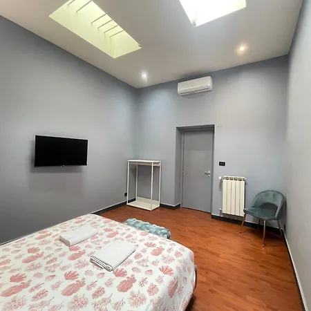 Modern Skylight Near Brignole - Always Open