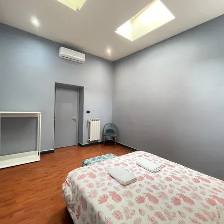 Modern Skylight Near Brignole - Always Open بيت ضيافة جنوة