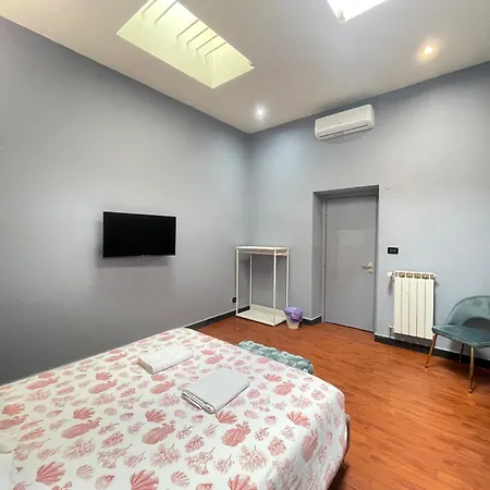 Modern Skylight Near Brignole - Always Open بيت ضيافة جنوة